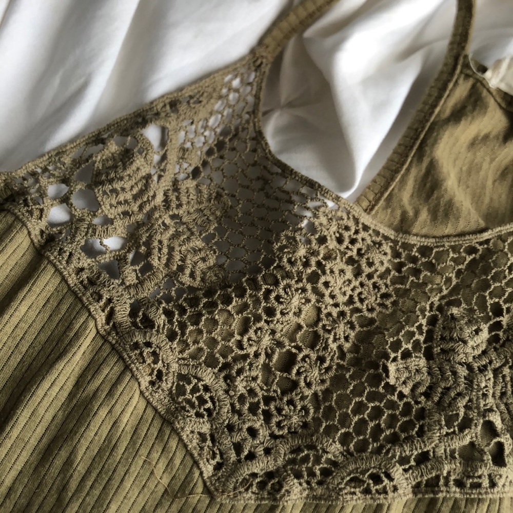 LA hearts olive top